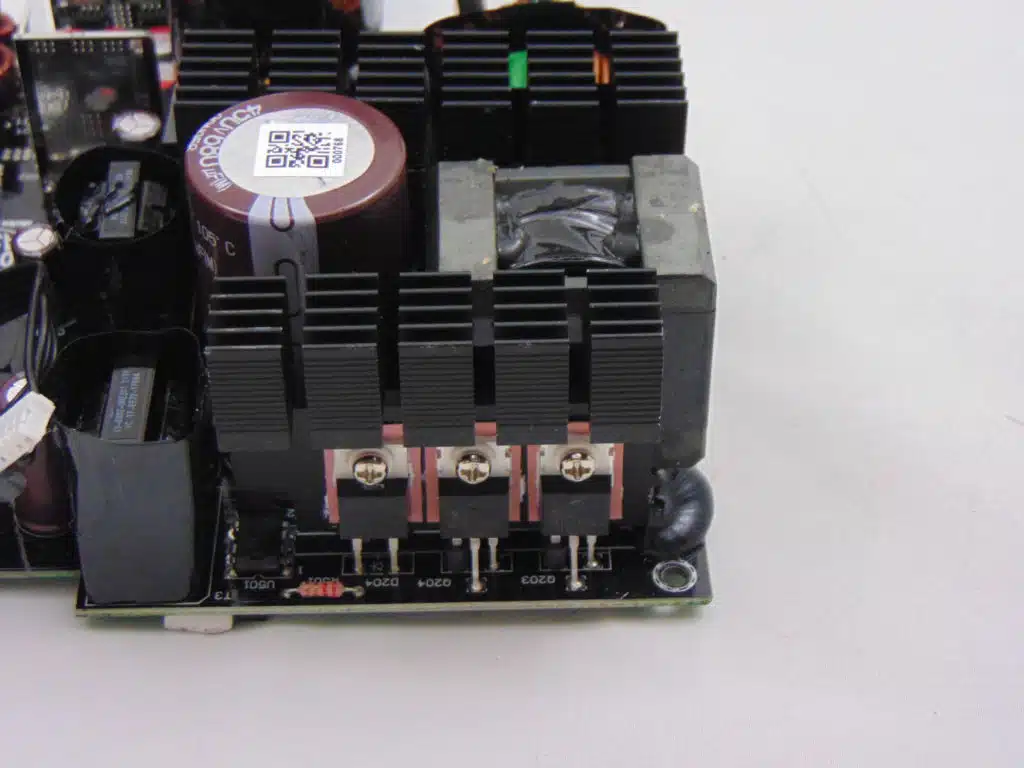 Cooler Master XG PLUS 850 Platinum primary side power components