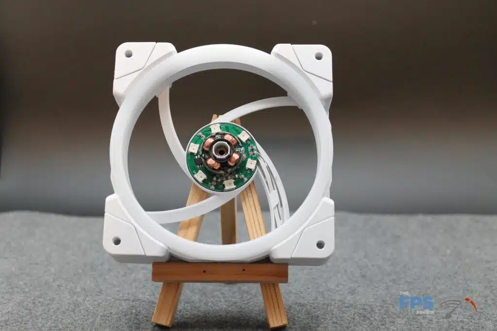 Thermaltake SWAFAN EX12 RGB fan blades removed
