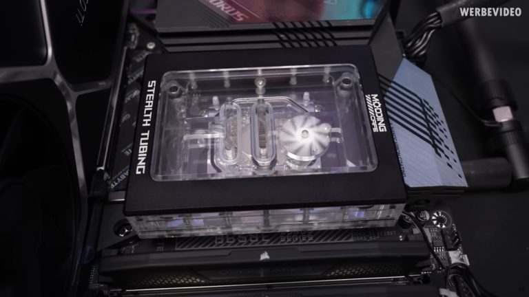 Concept Custom CPU Waterblock with “Stealth Tubing” on the Backside of the Motherboard Demonstrated in New Video