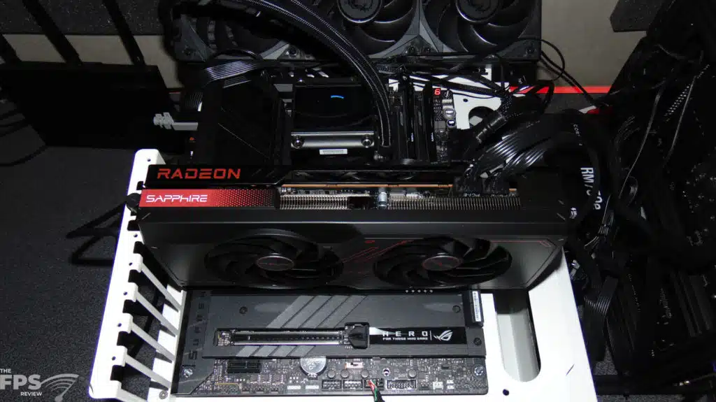 SAPPHIRE PULSE Radeon RX 7700 XT GAMING 12GB Installed in Computer