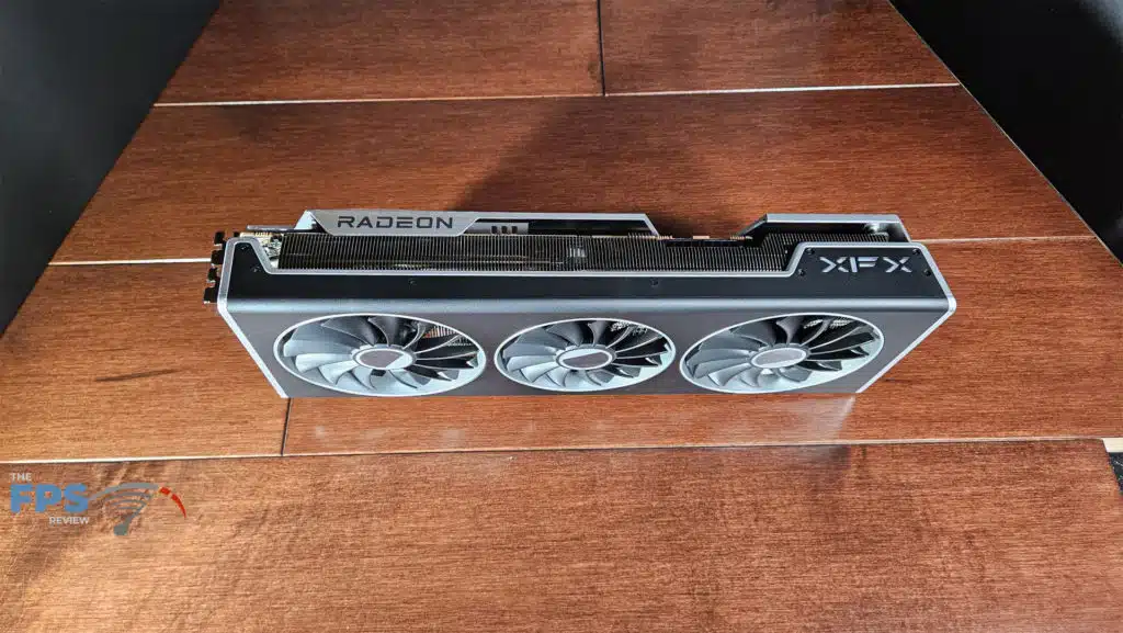 XFX SPEEDSTER MERC 319 RX 7800 XT Black: topside standing