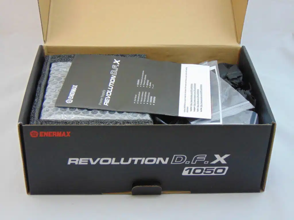 Enermax REVOLUTION D.F. X 1050W contents