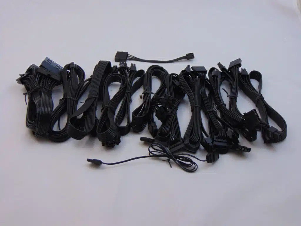 Enermax REVOLUTION D.F. X 1050W cable picture