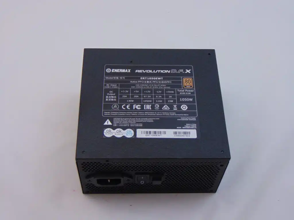 Enermax REVOLUTION D.F. X 1050W bottom