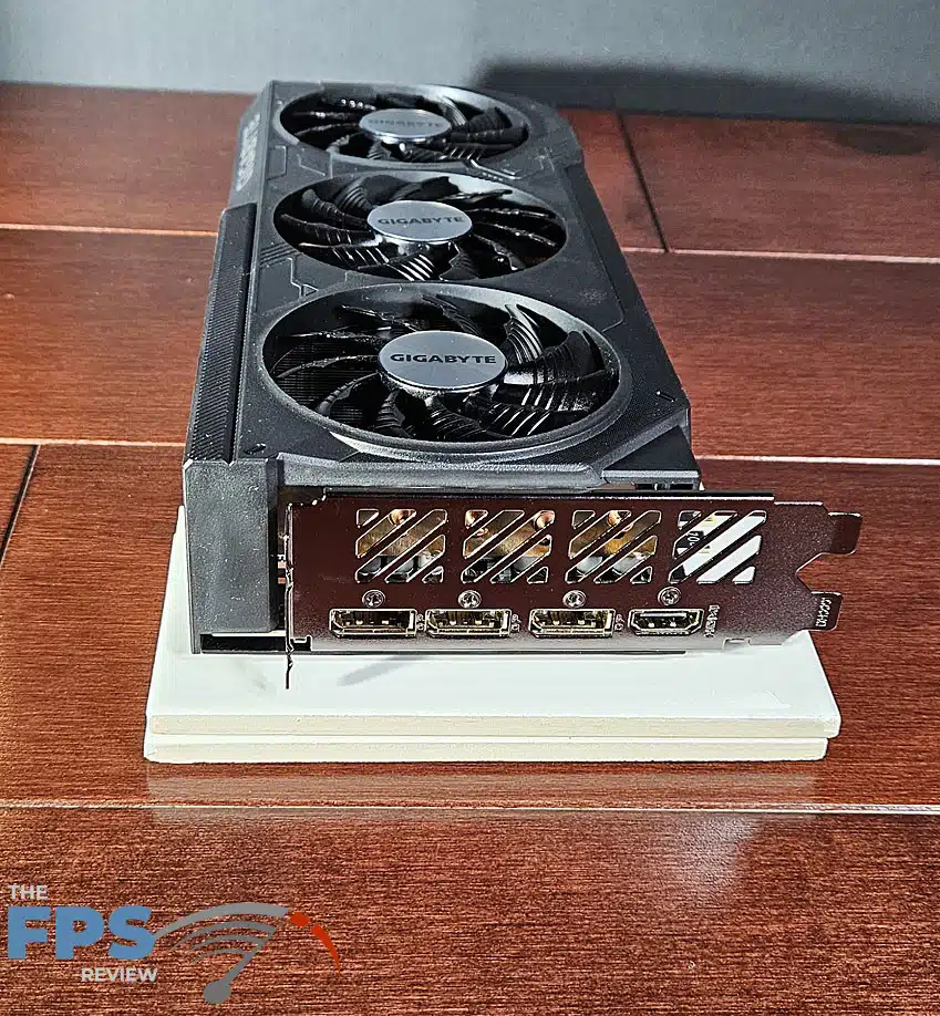 GIGABYTE GeForce RTX 4070 Ti SUPER WINDFORCE OC 16GB: front with I/O