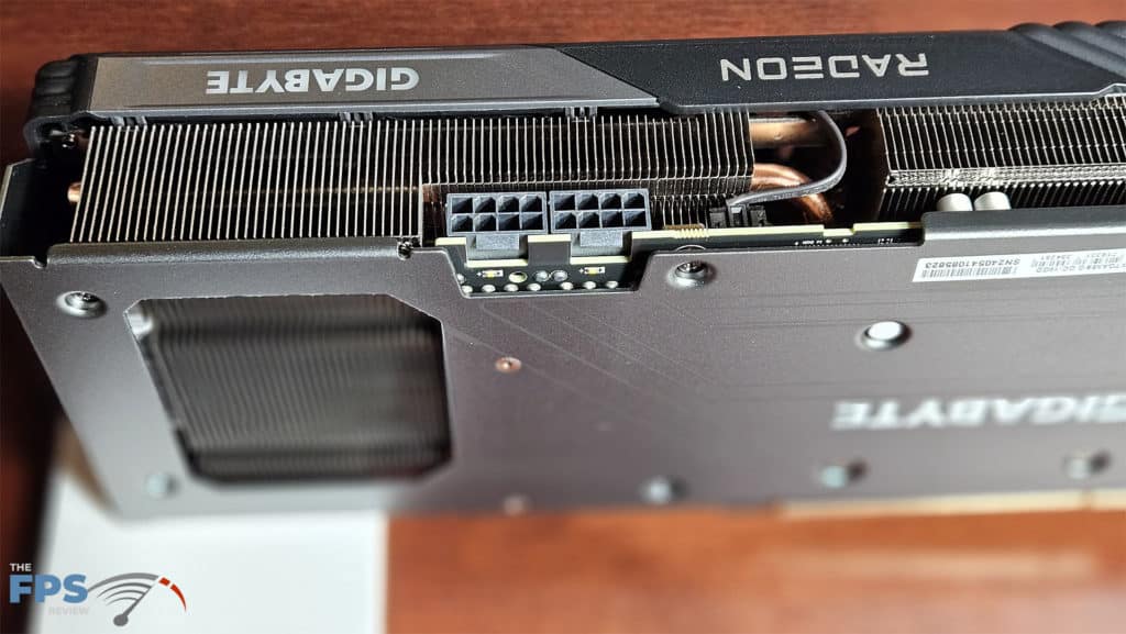 GIGABYTE Radeon RX 7600 XT Gaming OC: PCIe close