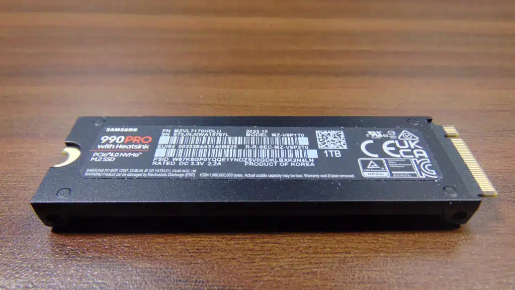 Samsung 990 PRO with Heatsink 1TB PCIe Gen4 M.2 NVMe SSD Back View