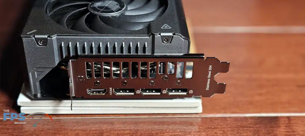 ASUS TUF Gaming Radeon RX 7900 GRE OC Edition: I-O panel