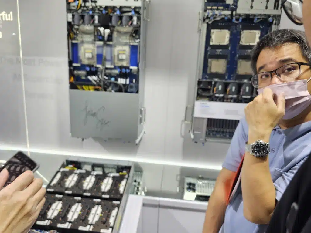 GIGABYTE Server with Dr. Lisa Su's  Autograph