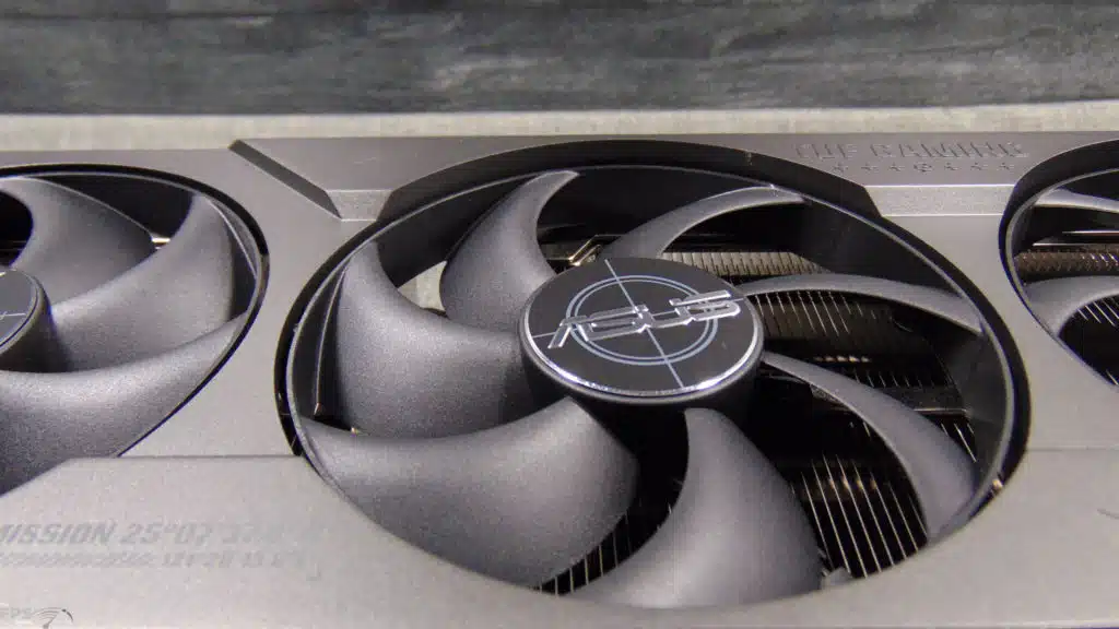 ASUS TUF Gaming GeForce RTX 4080 SUPER Closeup of Middle Fan