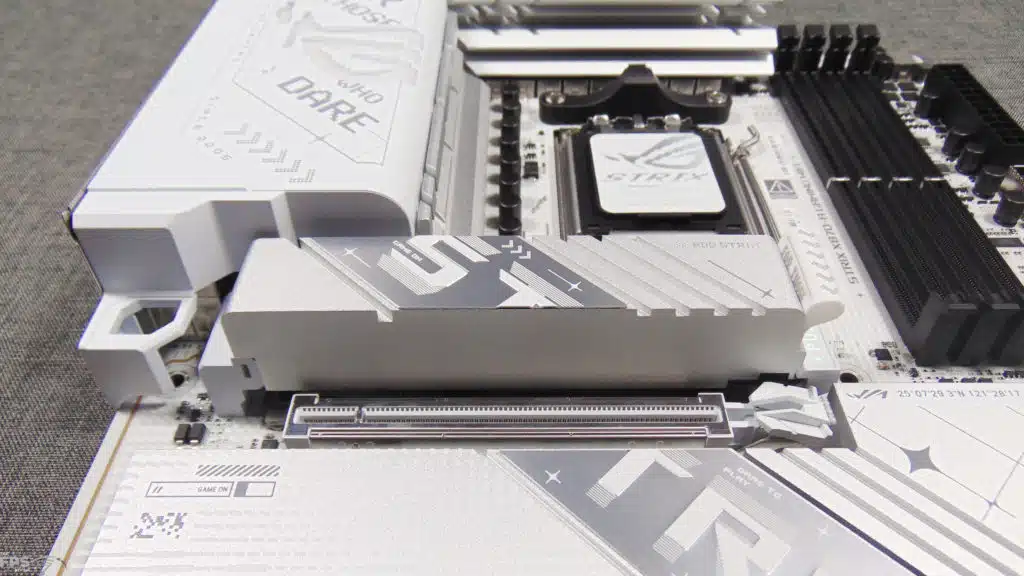 ASUS ROG STRIX X870-A GAMING WiFi Motherboard Expansion Slots