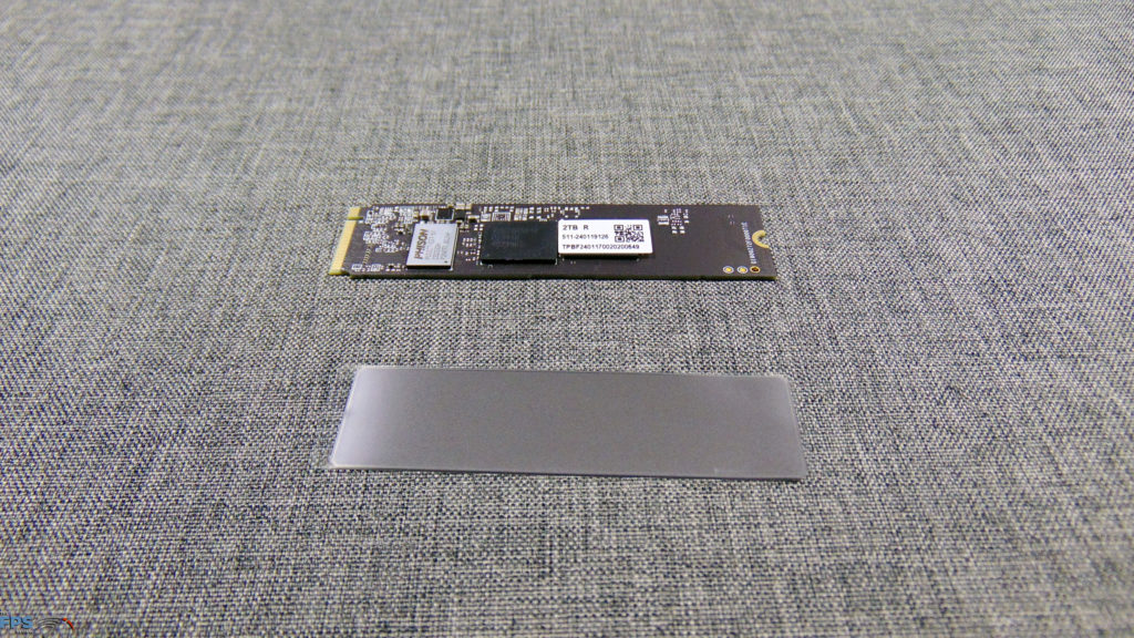 TEAMGROUP T-FORCE CARDEA A440 Lite 2TB PCIe Gen4 M.2 NVMe SSD Graphene Heatspreader Underside