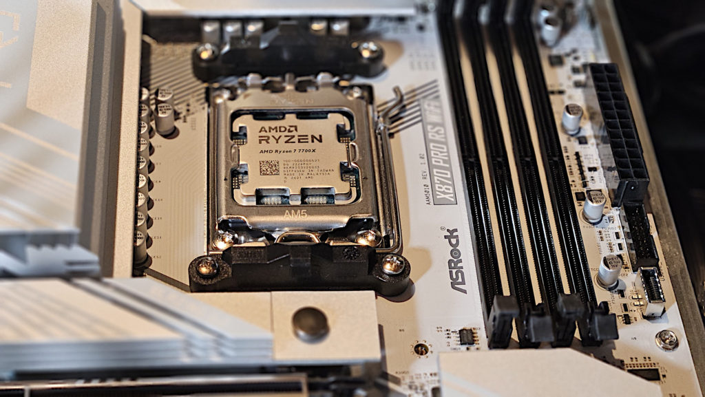 ASRock X870 Pro RS WiFi motherboard: cpu socket loaded