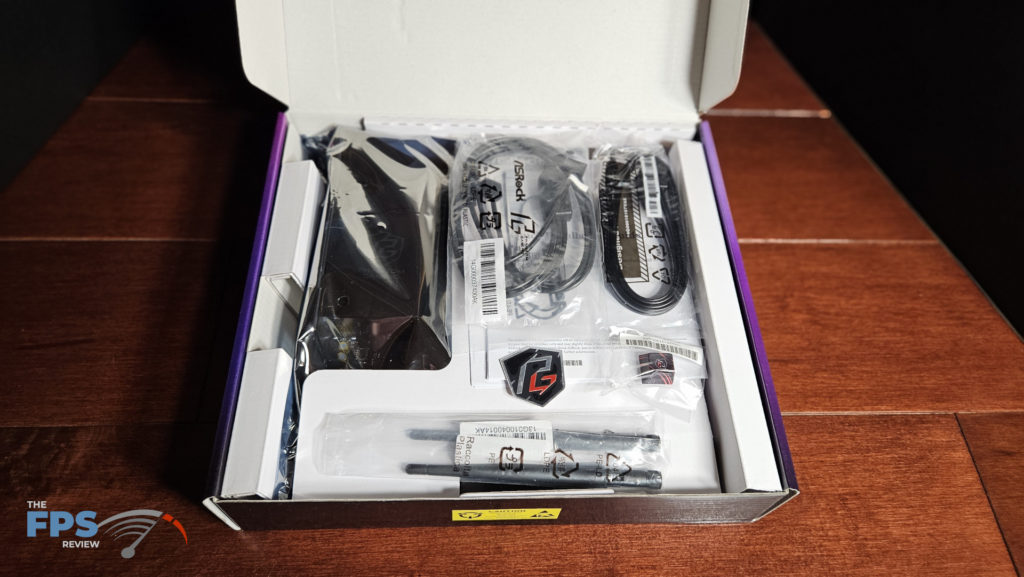 ASRock Phantom Gaming Z890M WiFi: box open