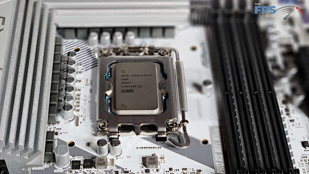 ASRock Z890 Pro RS WiFi White motherboard: cpu in socket