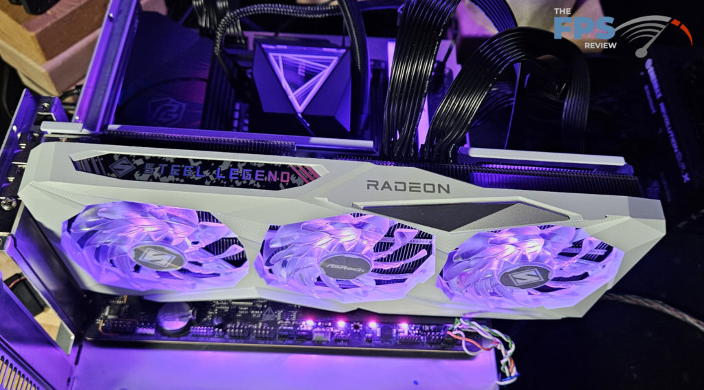 ASRock Phantom Gaming Z890M WiFi: light