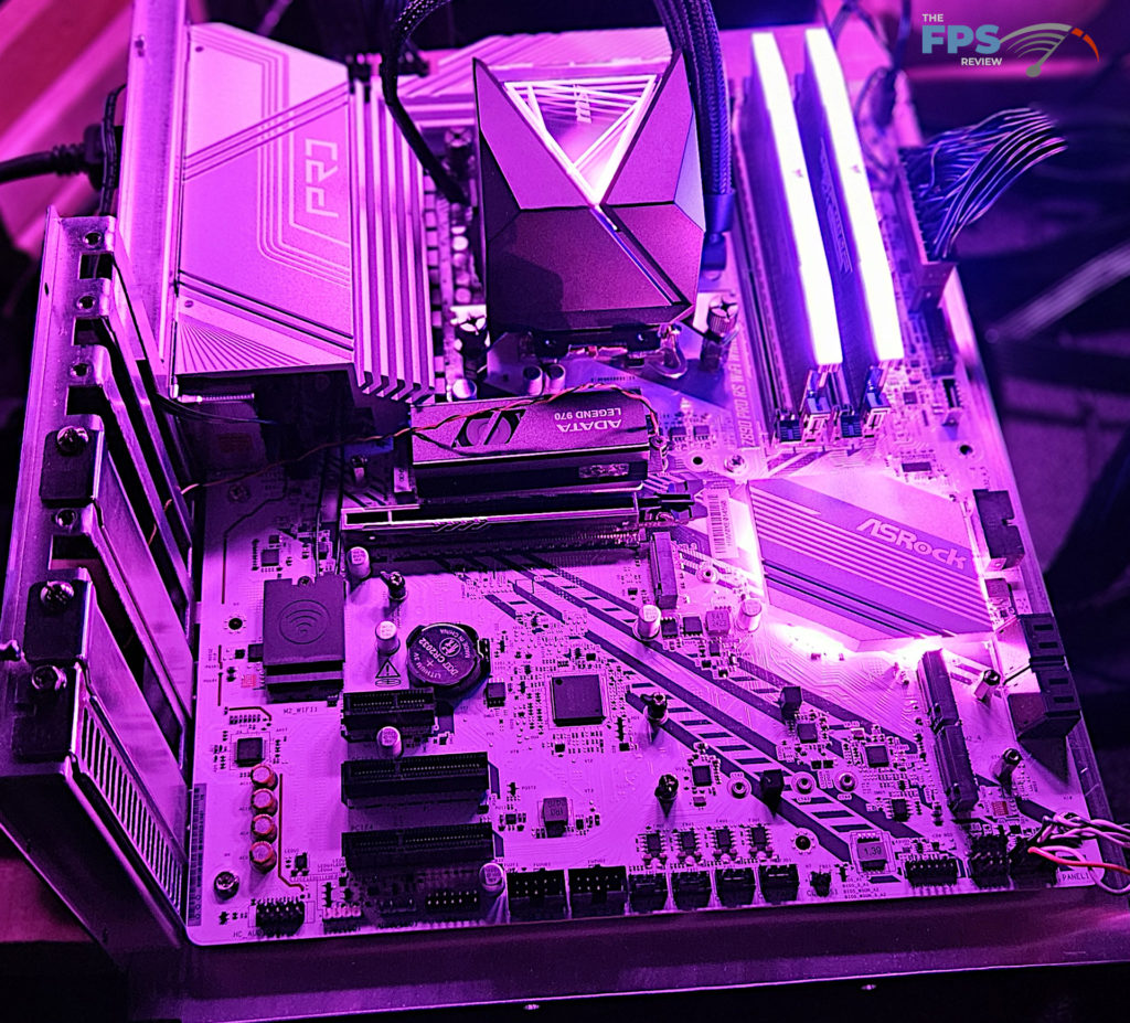 ASRock Z890 Pro RS WiFi White motherboard: lights-2