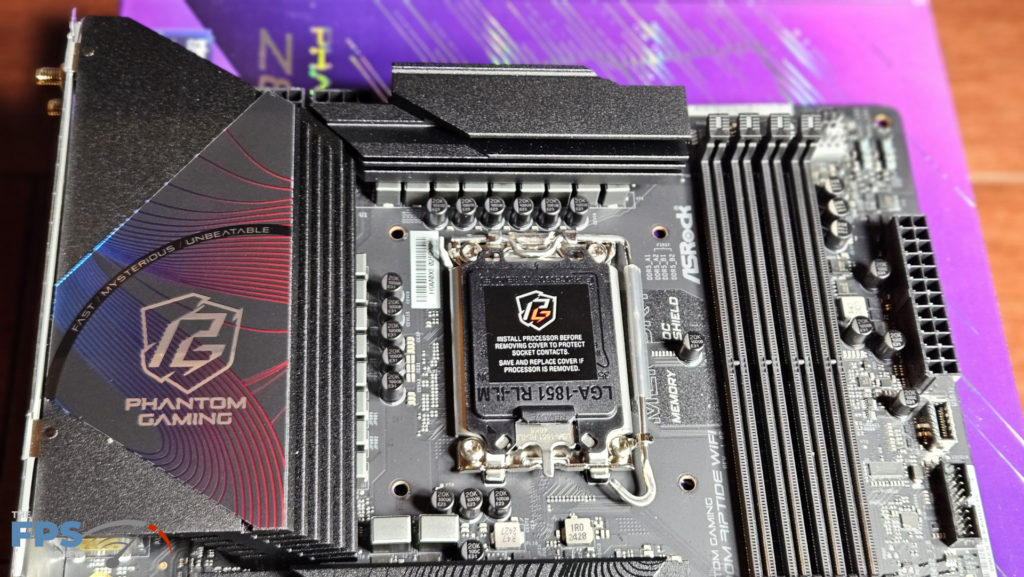ASRock Phantom Gaming Z890M WiFi: socket