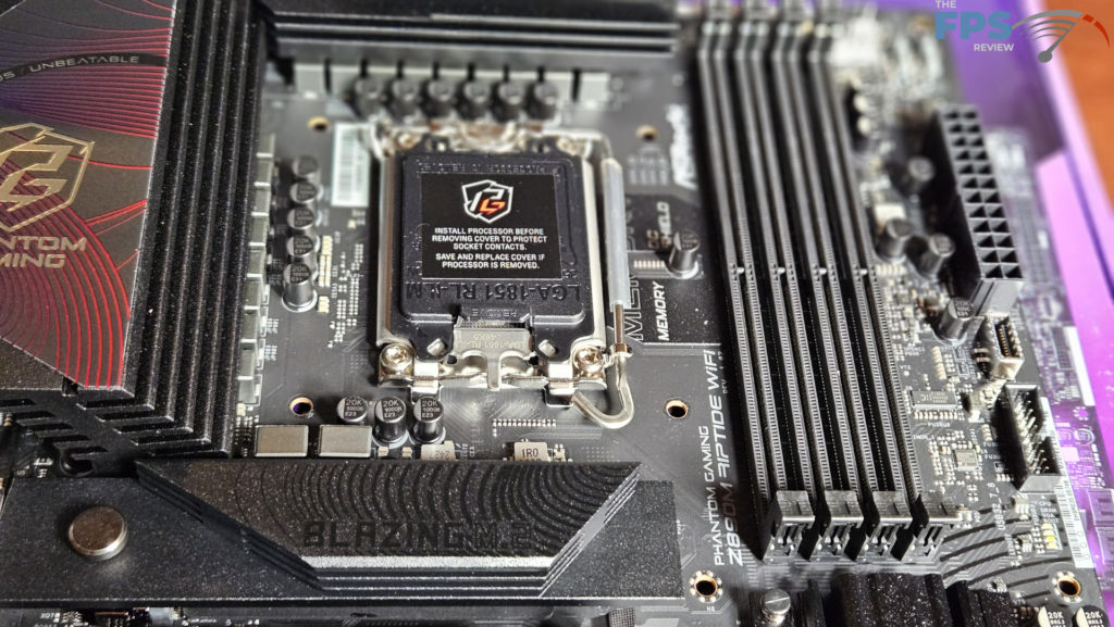ASRock Phantom Gaming Z890M WiFi: socket