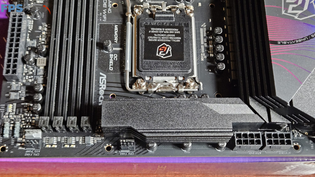 ASRock Phantom Gaming Z890 RIPTIDE WiFi: board top