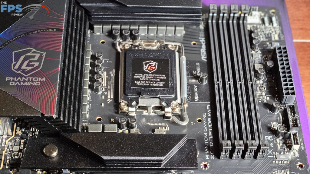 ASRock Phantom Gaming Z890 RIPTIDE WiFi: socket and memory