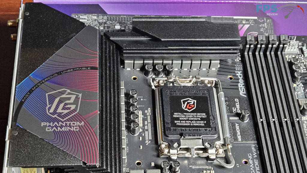 ASRock Phantom Gaming Z890 RIPTIDE WiFi: cpu socket area