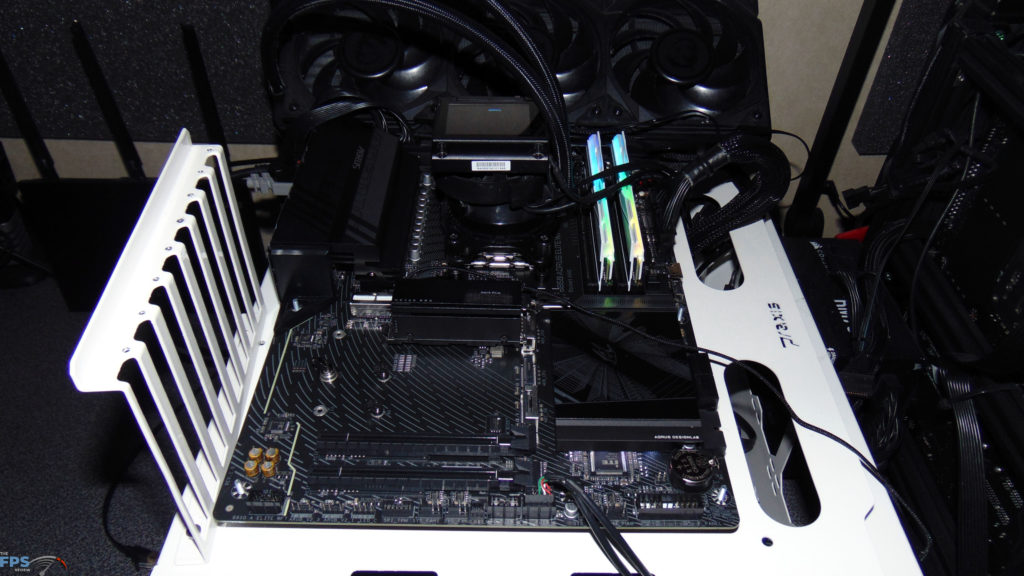 GIGABYTE B850 AORUS ELITE WIFI7 Running with RGB