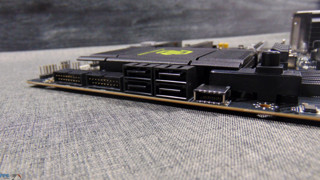 MSI MAG B850 TOMAHAWK MAX WIFI USB and SATA