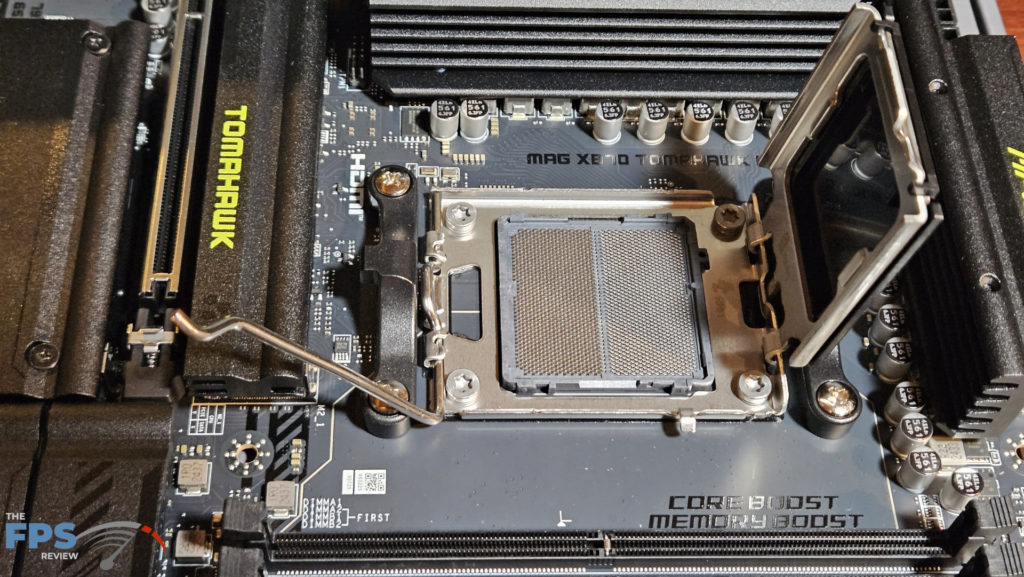 MSI MAG X870 TOMAHAWK WiFi :cpu socket open