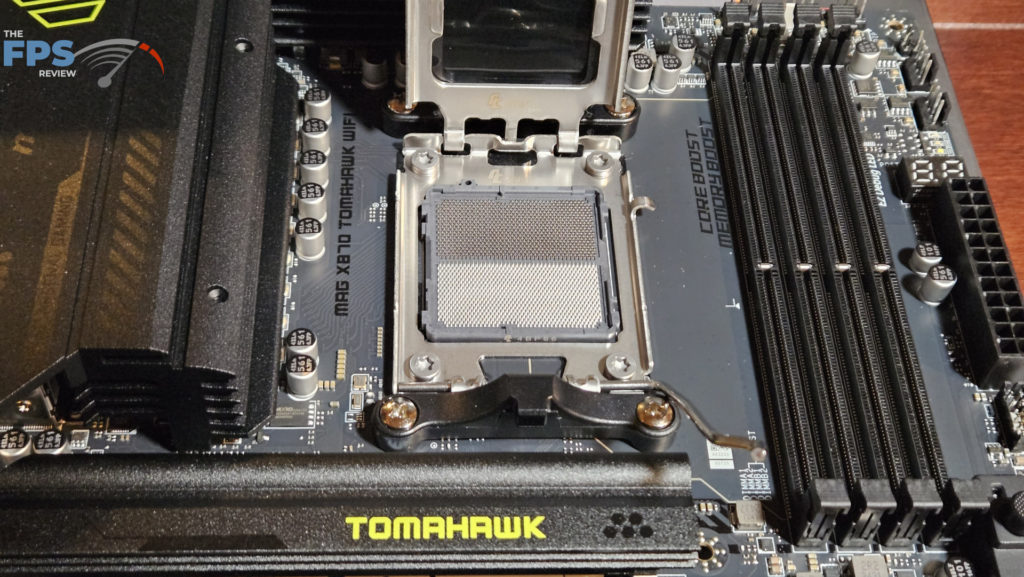 MSI MAG X870 TOMAHAWK WiFi : cpu socket open