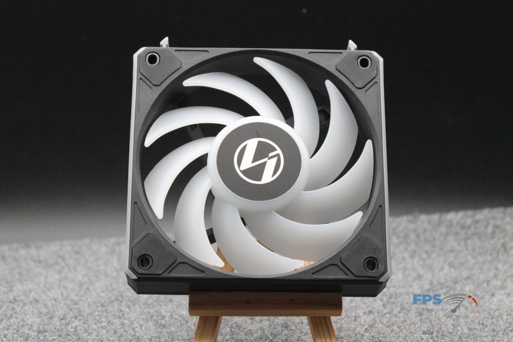 Lian Li Hydroshift LCD 360R fan front