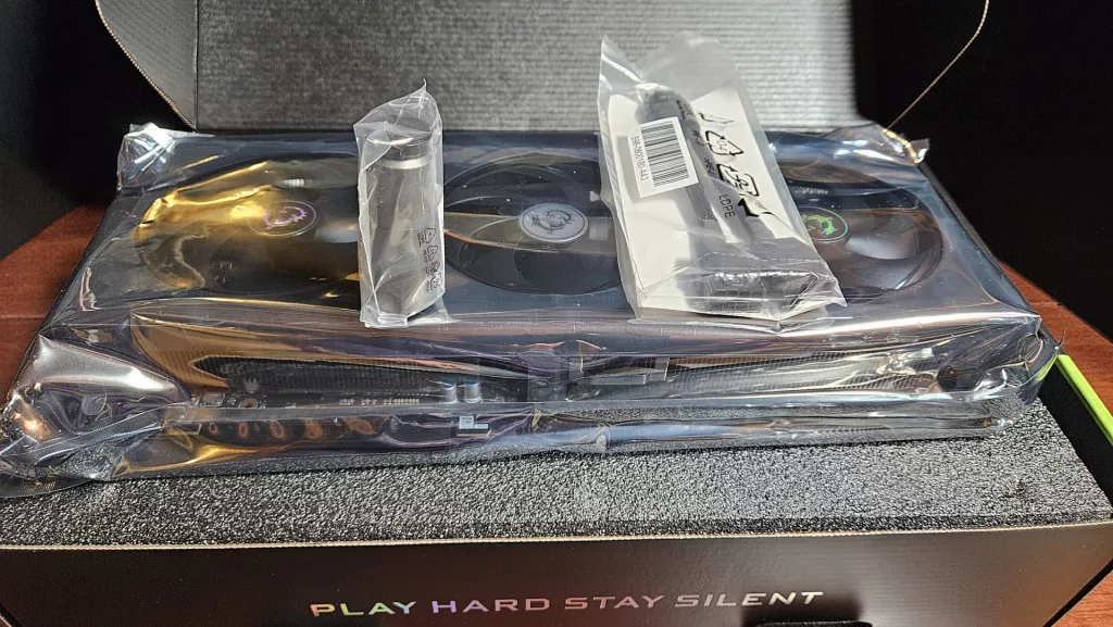 MSI GeForce RTX 5070 12G GAMING TRIO OC: accessories