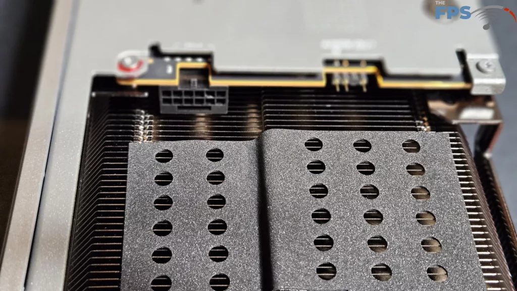 SAPPHIRE Nitro+ Radeon RX 9070 XT Gaming OC power connections