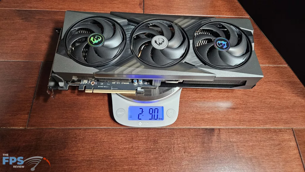 MSI GeForce RTX 5070 12G GAMING TRIO OC: weight