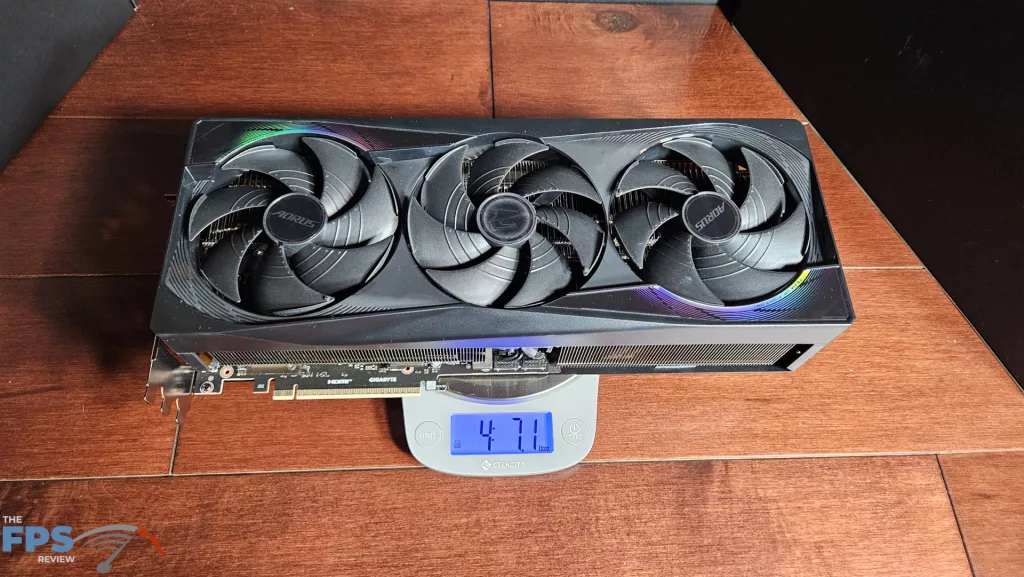 GIGABYTE AORUS GeForce RTX 5080 MASTER : weight