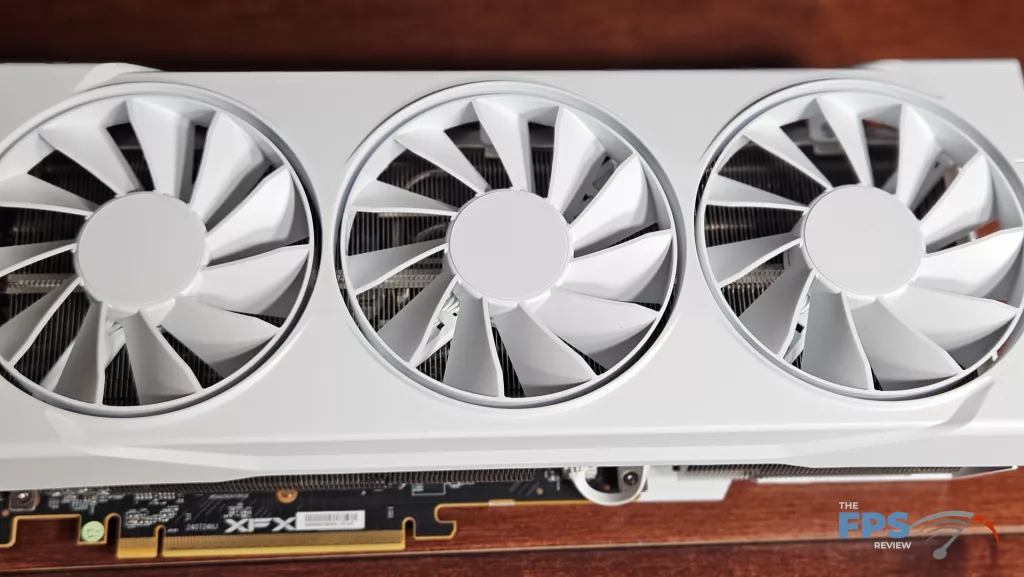 XFX Swift AMD Radeon RX 9070 XT White Gaming Edition: fans