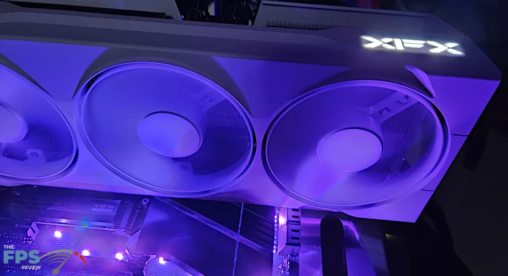 XFX Swift AMD Radeon RX 9070 XT White Gaming Edition: rgb1