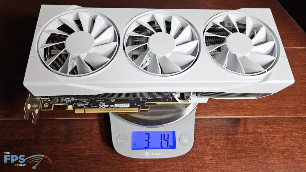 XFX Swift AMD Radeon RX 9070 XT White Gaming Edition: weight