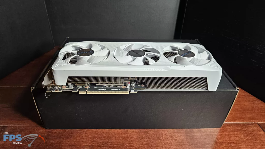 GIGABYTE GeForce RTX 5070 EAGLE OC ICE SFF 12G : botrom view
