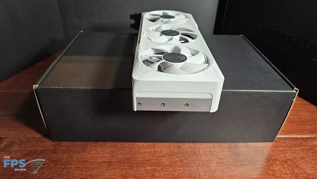 GIGABYTE GeForce RTX 5070 EAGLE OC ICE SFF 12G : rear