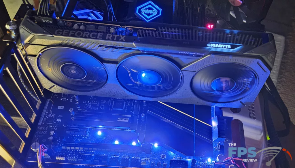 GIGABYTE GeForce RTX 5060 GAMING OC 8G: RGB4
