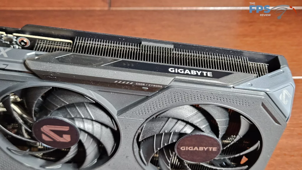 GIGABYTE GeForce RTX 5060 GAMING OC 8G: LED slider