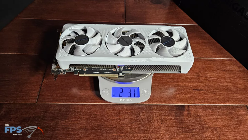 GIGABYTE GeForce RTX 5070 EAGLE OC ICE SFF 12G : weight