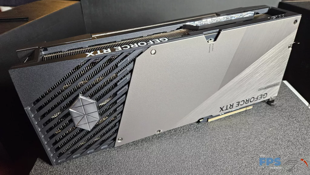 MSI GeForce RTX 5090 32G SUPRIM SOC: card rear standing