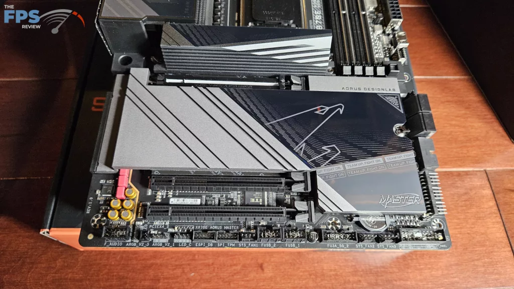 GIGABYTE X870E AORUS MASTER: bottom row