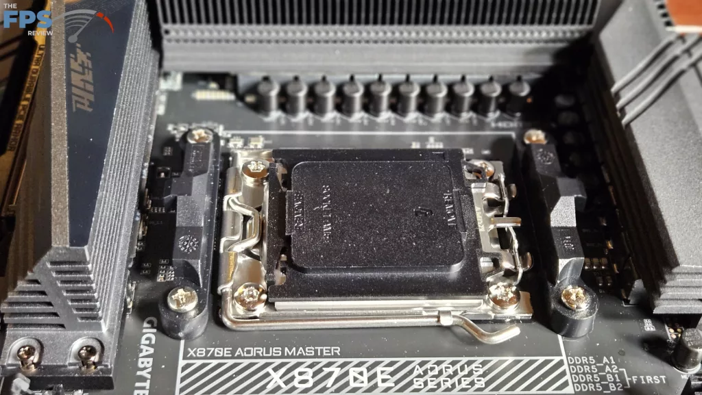 GIGABYTE X870E AORUS MASTER: socket