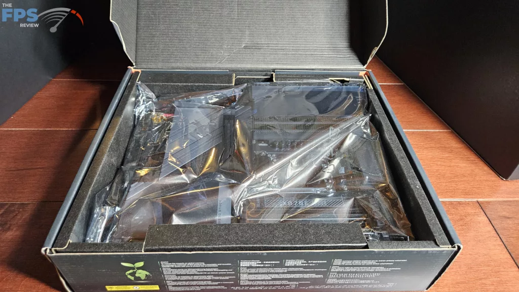 GIGABYTE X870E AORUS MASTER: open box