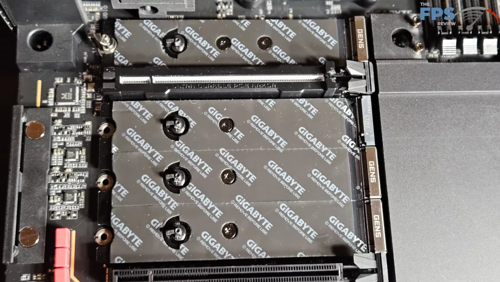 GIGABYTE X870E AORUS MASTER: M.2 slots