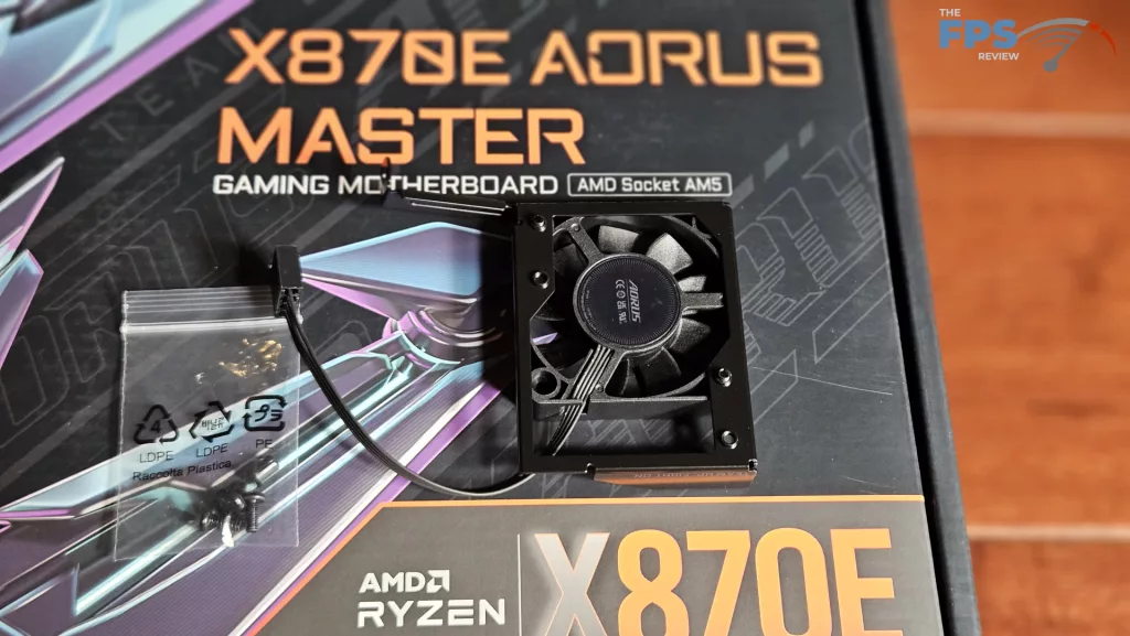 GIGABYTE X870E AORUS MASTER: Wind Blade fan accessory