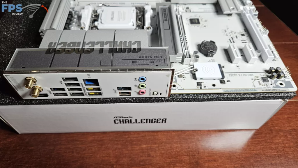 ASRock B850 CHALLENGER WiFi WHITE: I/O heatsink